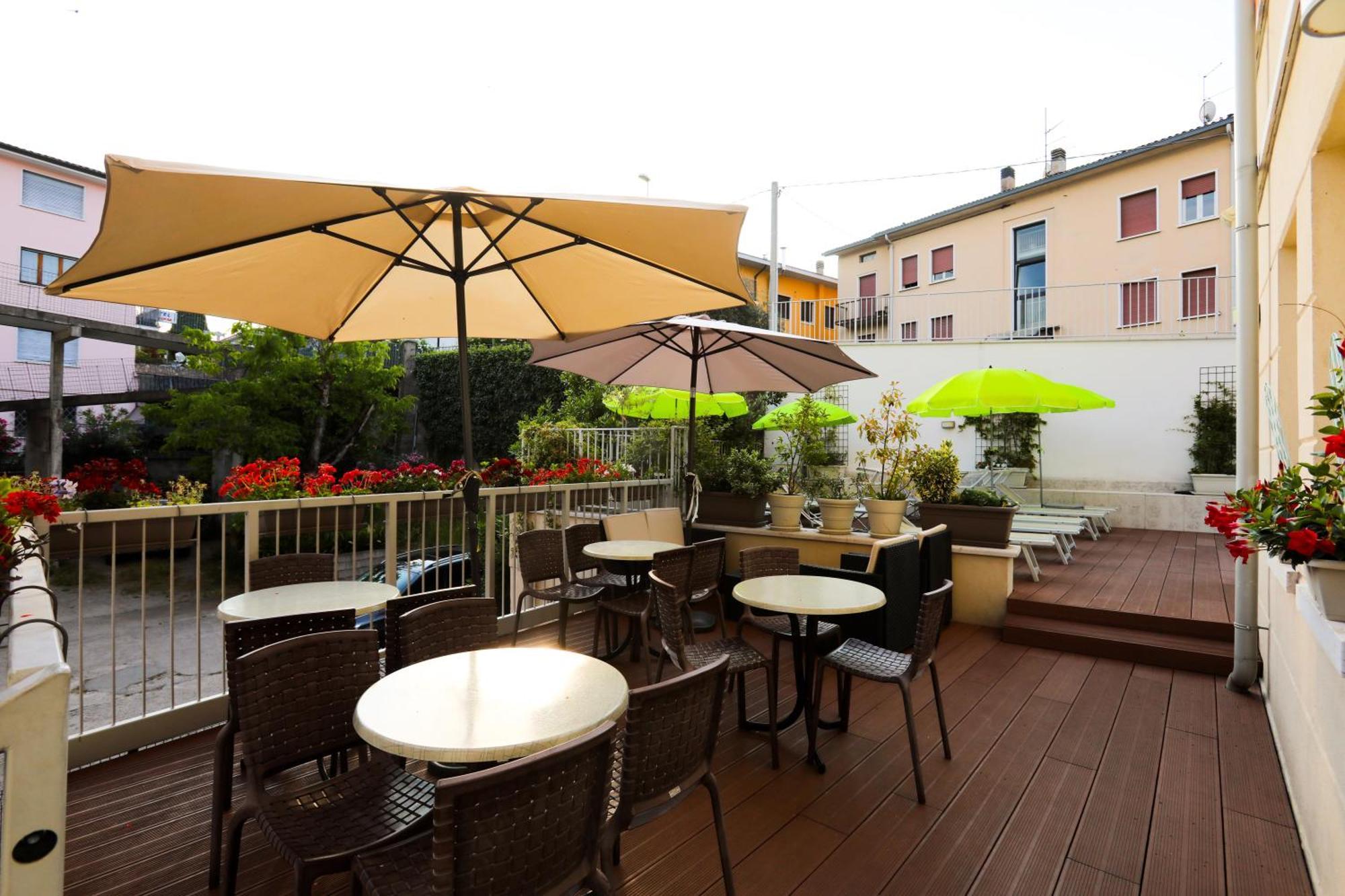 Hotel Villa Anthea Garde Extérieur photo